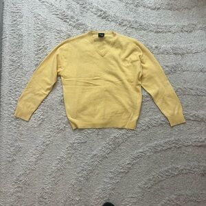 Jos. A. Bank Men's V-Neck Sweater in Soft Yellow
